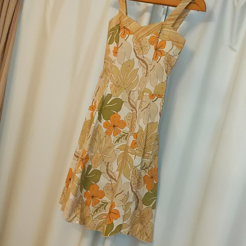 Hourglass tropical dress small